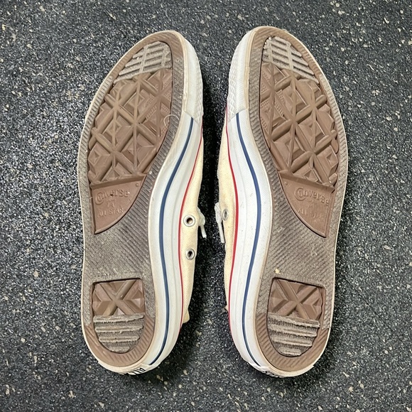 Beige converse - Picture 2 of 3